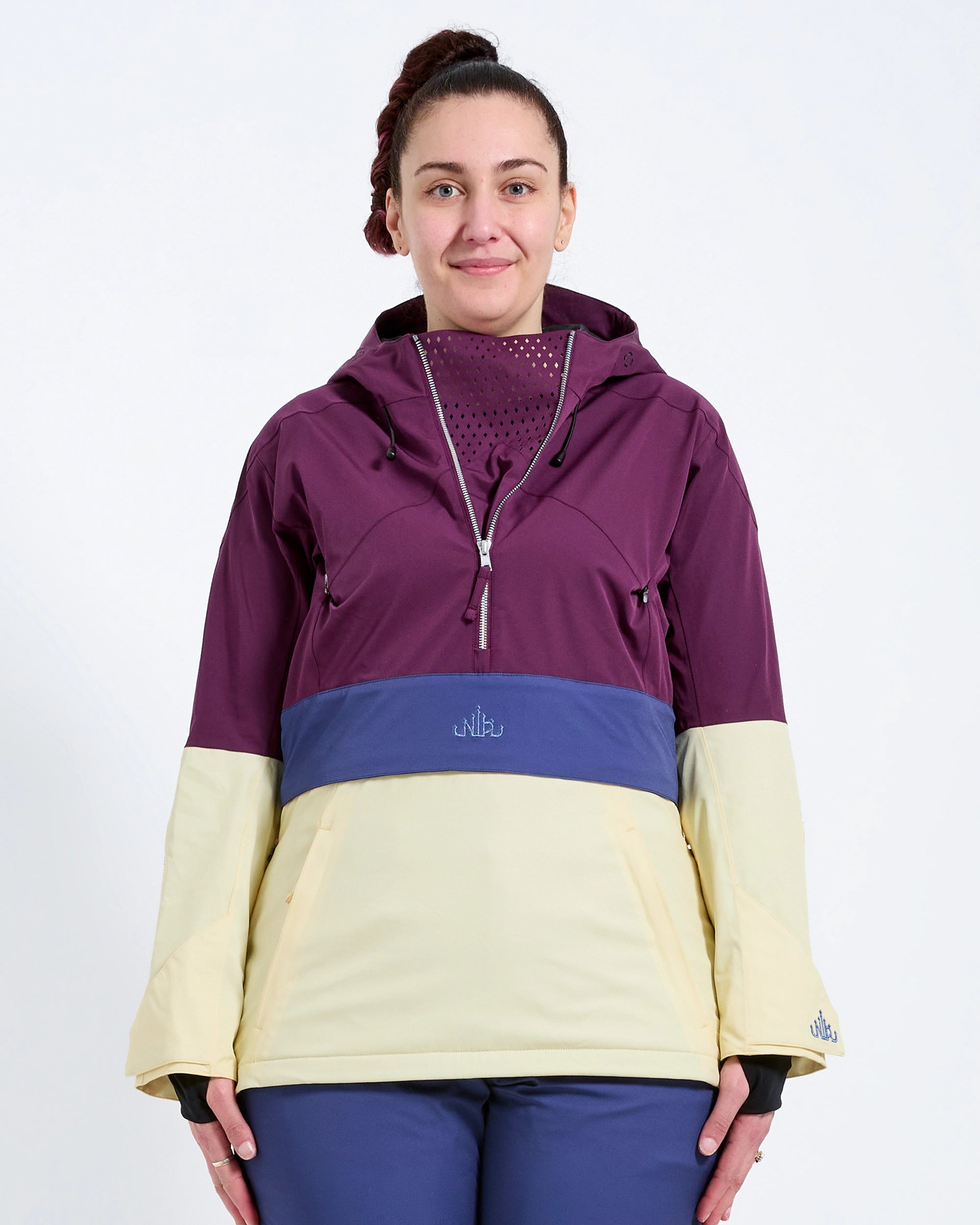 Hope - Sesi Snow Anorak - Nobody's Princess $Maria is wearing size AU12/US28 #colour_hope