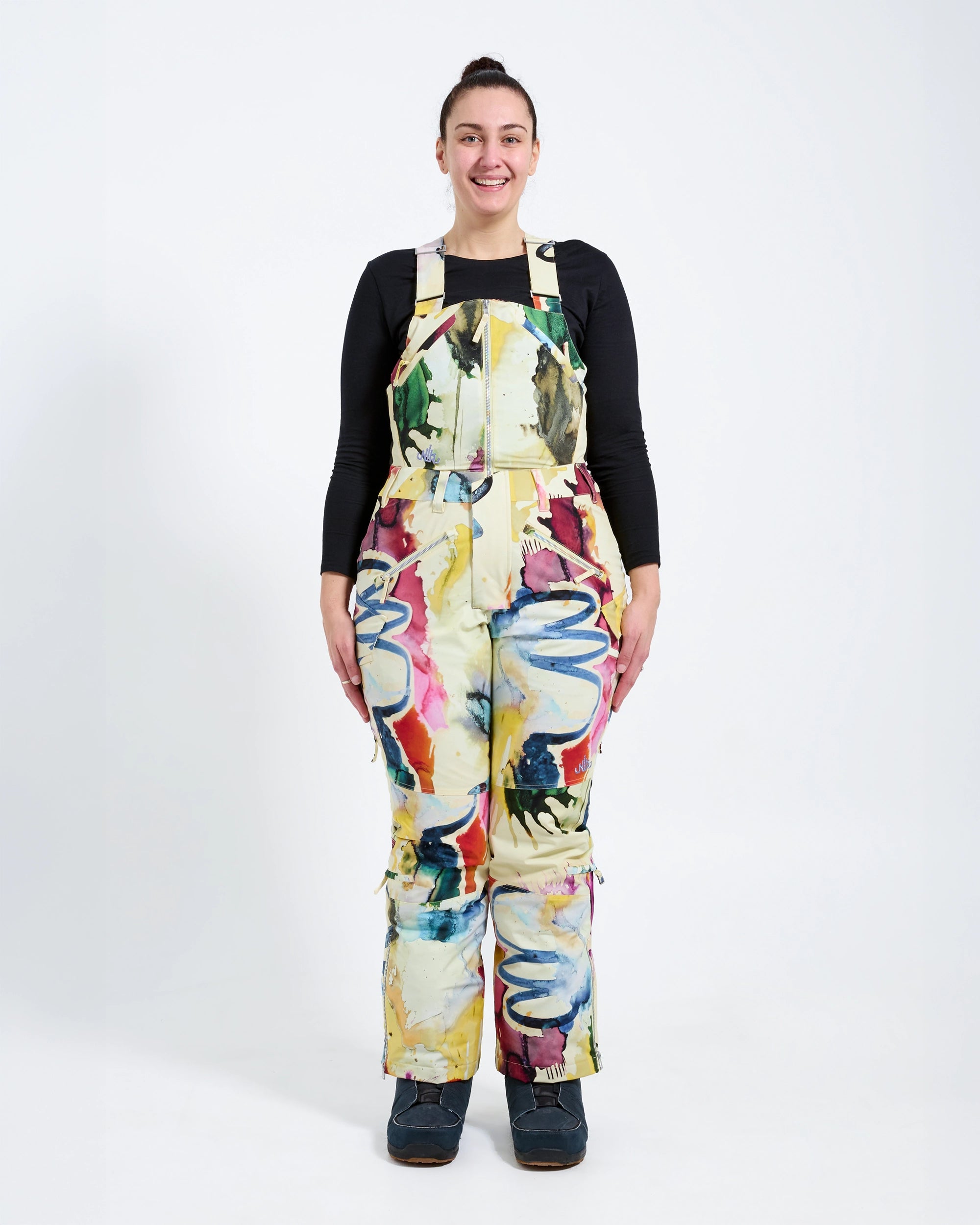 Hope - Zali Snow Bib REGULAR - Nobody's Princess $Maria is wearing size AU14/US10 #colour_hope