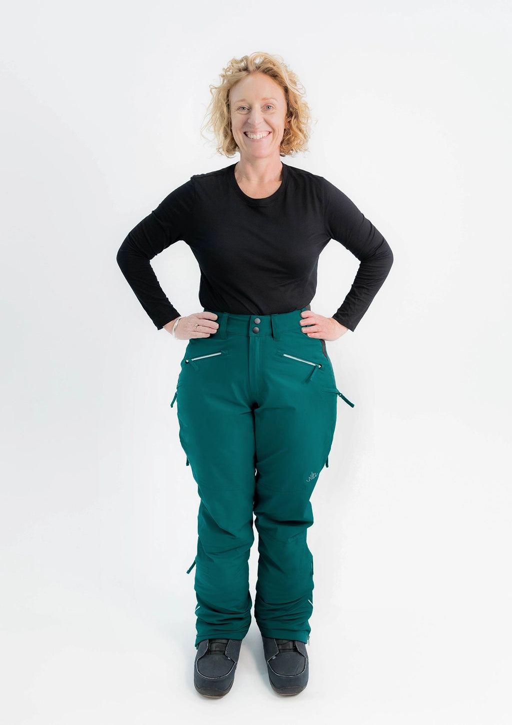Moss - Zali Snow Pant REGULAR - Nobody's Princess $Sarah is wearing size AU14/US10 #colour_moss